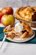 Honeycrisp Apple Pie (Easy Homemade Recipe) - Sass and Salt